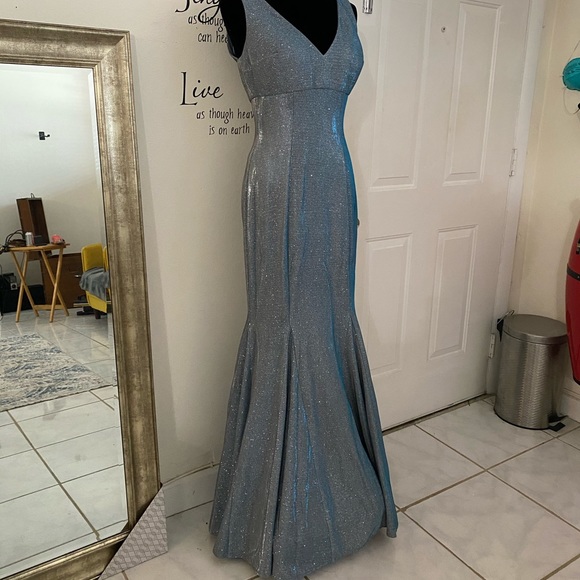 Sparkle V-neck Silver & Blue Gown Mermaid skirt. - Picture 6 of 14